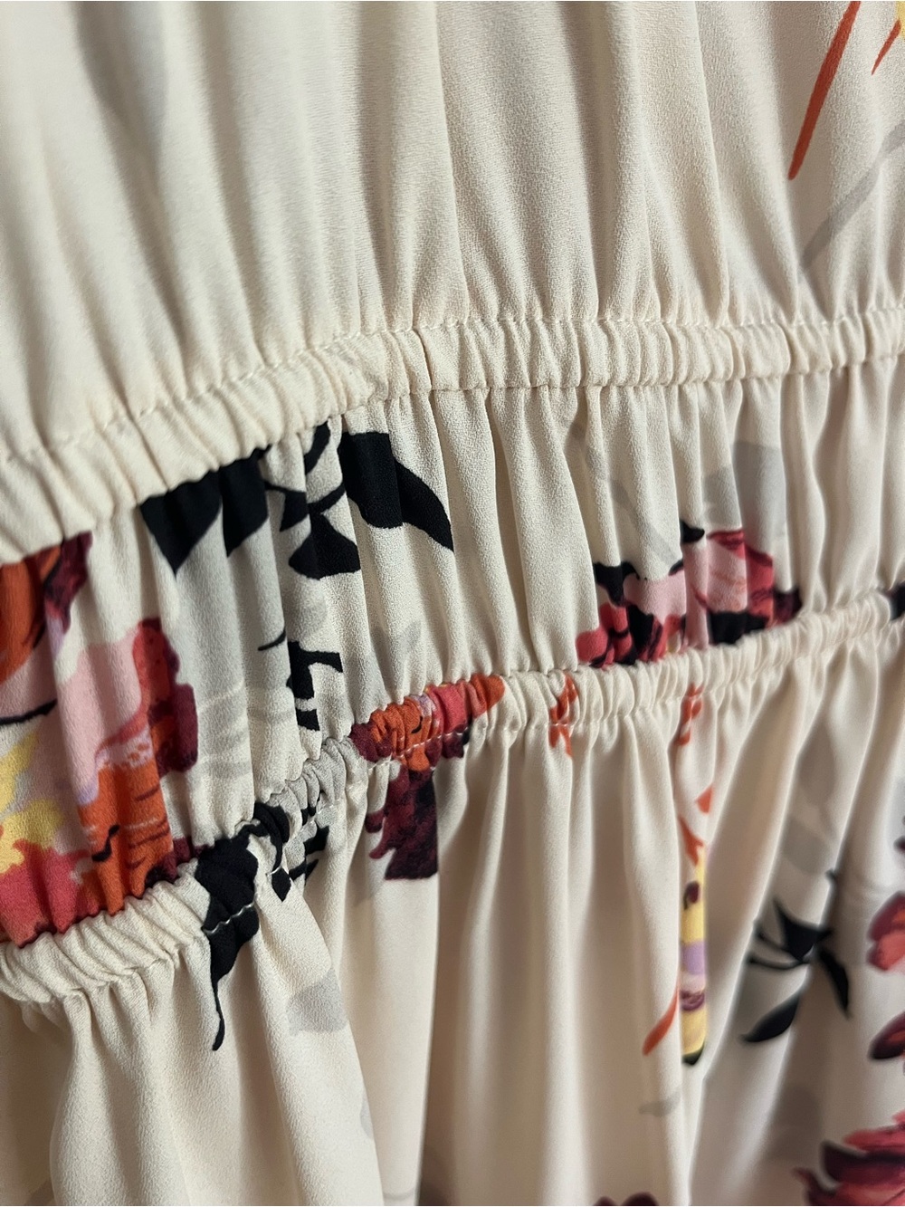Torrid Cream Floral Peplum Blouse Flutter Sleeve, Size 2/2x - Picture 5 of 7